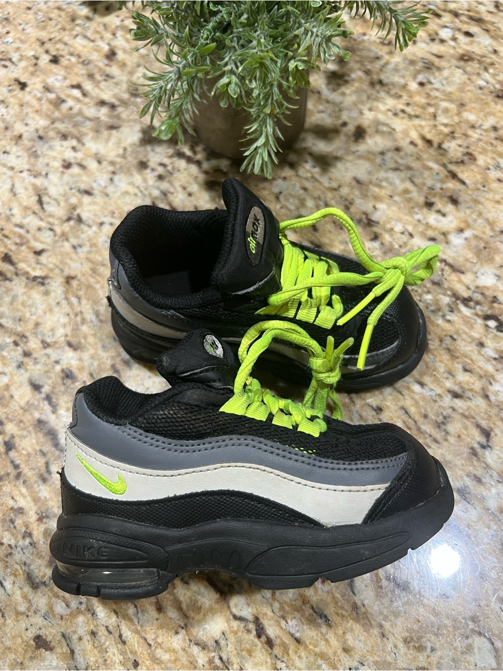Nike AirMax Toddler Black & Neon Green Athletic Sneakers 7C